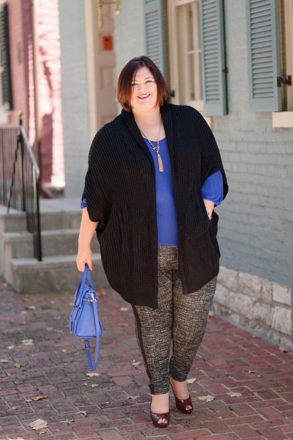 Plus size fashion blogger Authentically Emmie in Melissa McCarthy