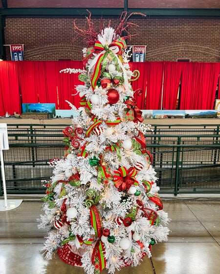 How to decorate a winter whimsy Christmas tree